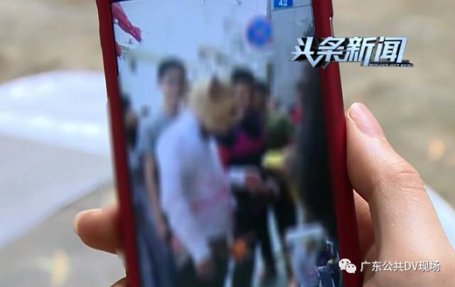 婚礼上遭众男子按倒在地非礼被伸进衣服乱摸……AG真人中国太过份了!从化女仔注意!一伴娘在(图6) 婚礼上遭众男子按倒在地非礼被伸进衣服乱摸……AG真人中国太过份了!从化女仔注意!一伴娘在(图6)