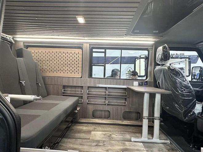 一台能上京牌的硬核宿营车怎么选？AG真人国际网站“得意”出营：(图2)